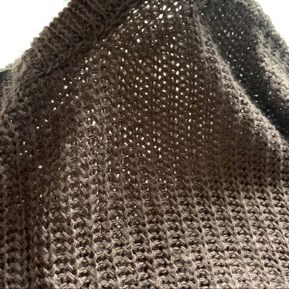 🌸 2/$20 American Eagle knit sweater - Picture 4 of 5